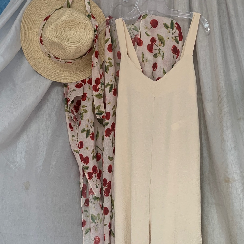 Cream V-Neck Sleeveless Jumpsuit